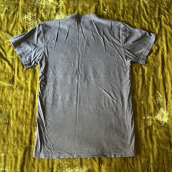 COOL GRAPHIC TEE!! - Picture 2 of 4